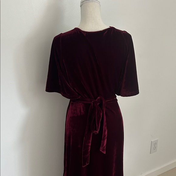 Listicle Elegant Velvet Burgundy Dress - Picture 3 of 6